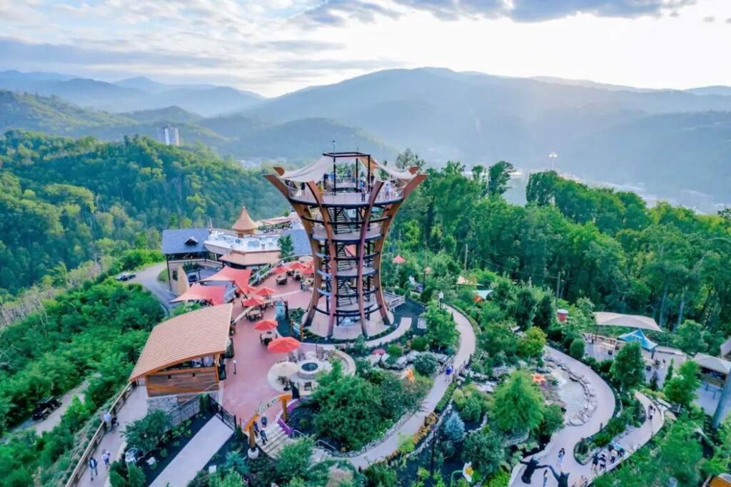 Honeymoon Couples Cabin Secluded, Hot Tub, Views Sevierville Exterior foto